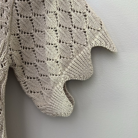Splendid Short Sleeve Natural Beige Crochet Knit Scalloped Sweater Size Medium - Picture 5 of 11